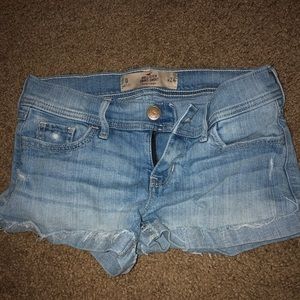 holister short shorts
